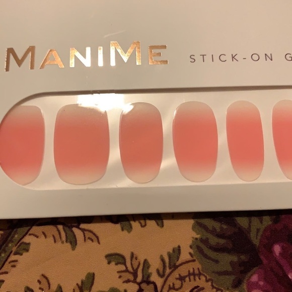 ManiMe Stick On Nail Gels *PRICE FIRM* - Picture 4 of 7